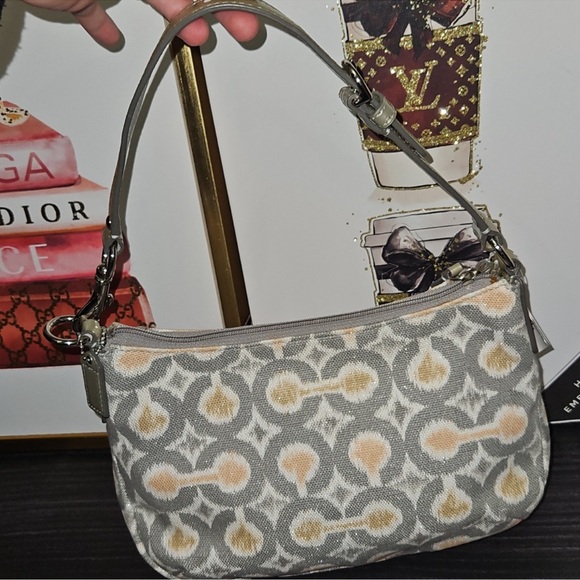 Coach Kristin Ikat OP Art Hobo Flap Shoulder Bag. NWT - Picture 2 of 15